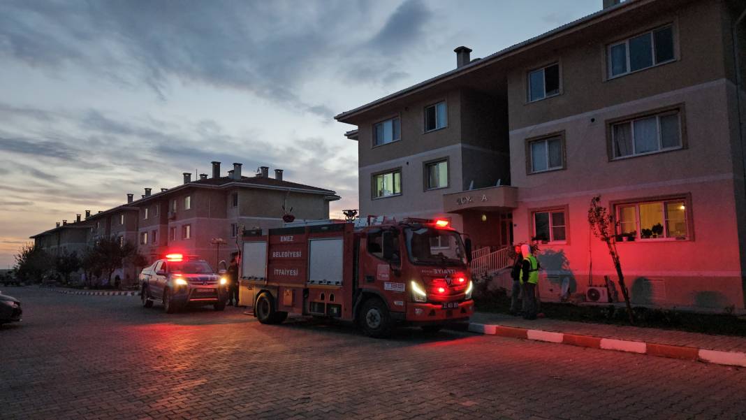 Apartmanda cinayet... Kadını öldürüp aynı silahla canına kıydı 4