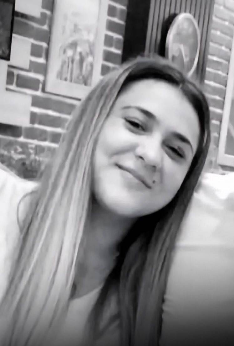 Genç kız duvağıyla son yolculuğuna uğurlandı 1