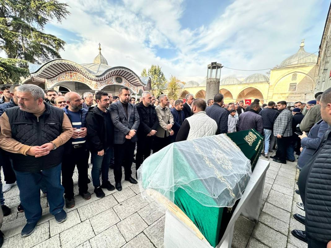 Genç kız duvağıyla son yolculuğuna uğurlandı 4