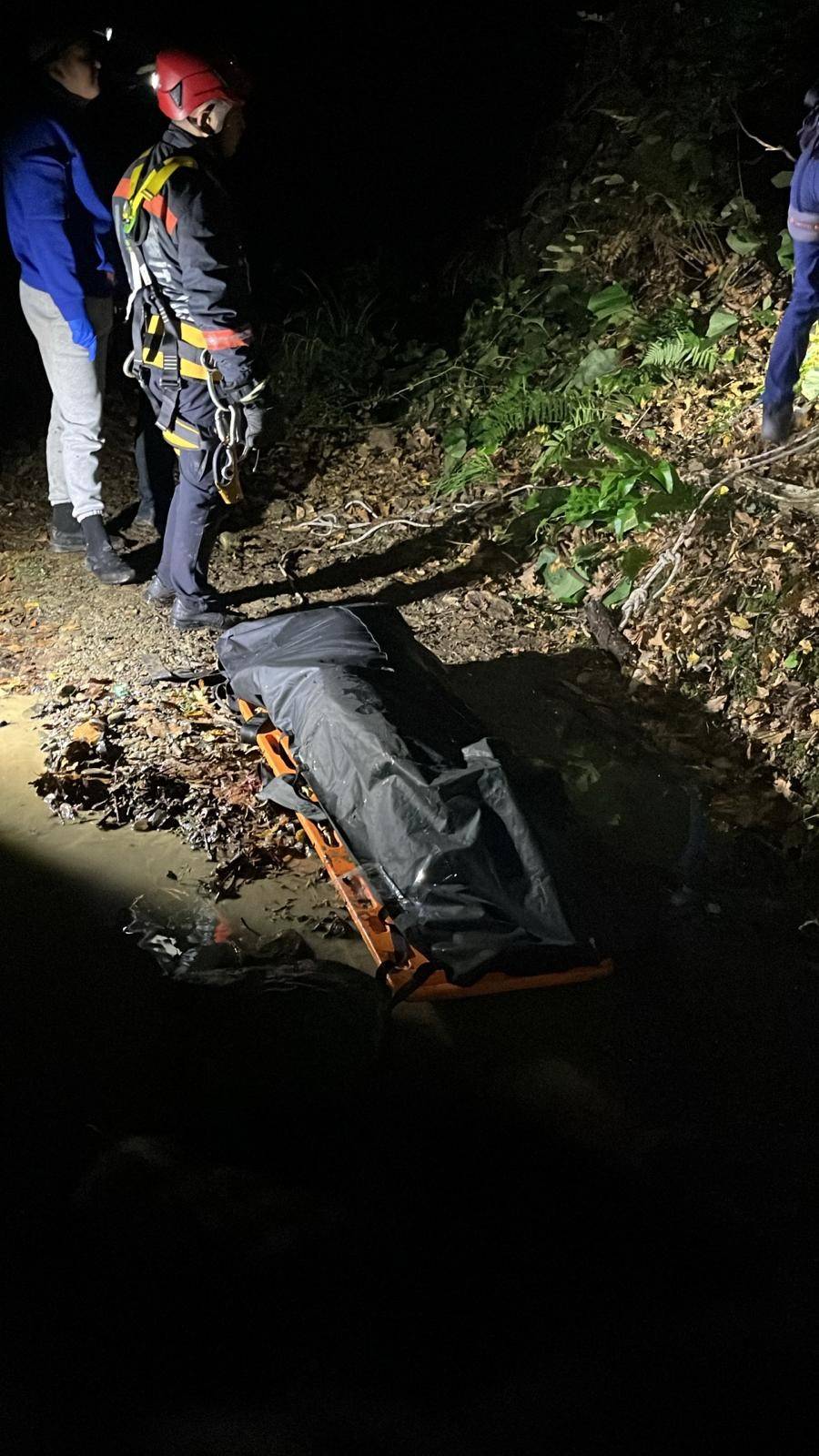 Sakarya'da gencin şüpheli ölümü! Tüfek, kan, ceset... 4