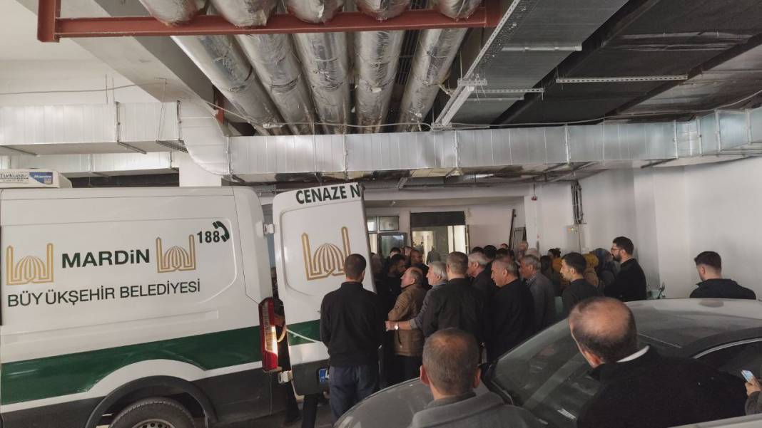 Mardin'de anne, baba ve 5 yaşındaki kızları, başlarından vurulmuş halde ölü bulundu 8