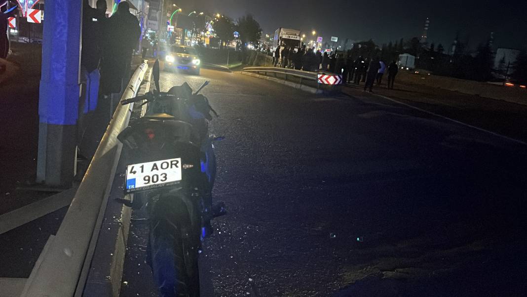 Kocaeli'nde iki kişiye mezar olan kaza! 3