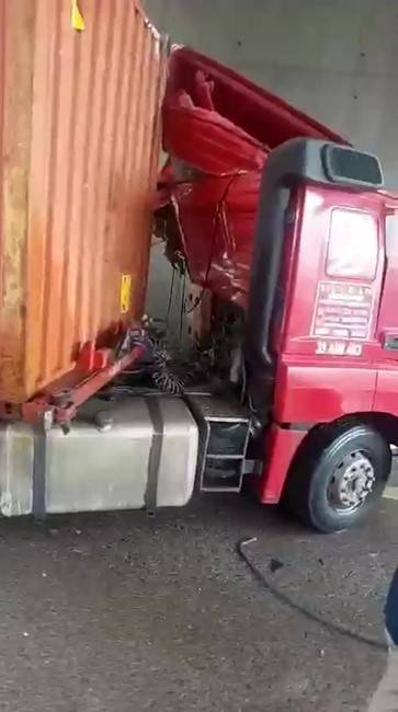 Kocaeli'nde korkunç kaza! Kullandığı tırın altında can verdi 3