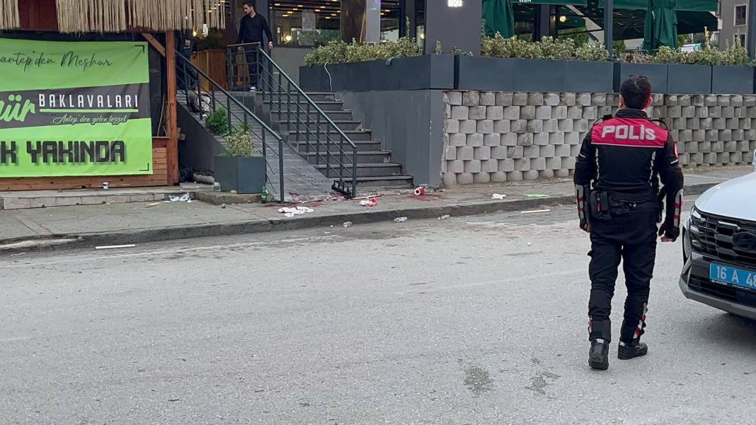 Bursa'da restoranda kan aktı! 2