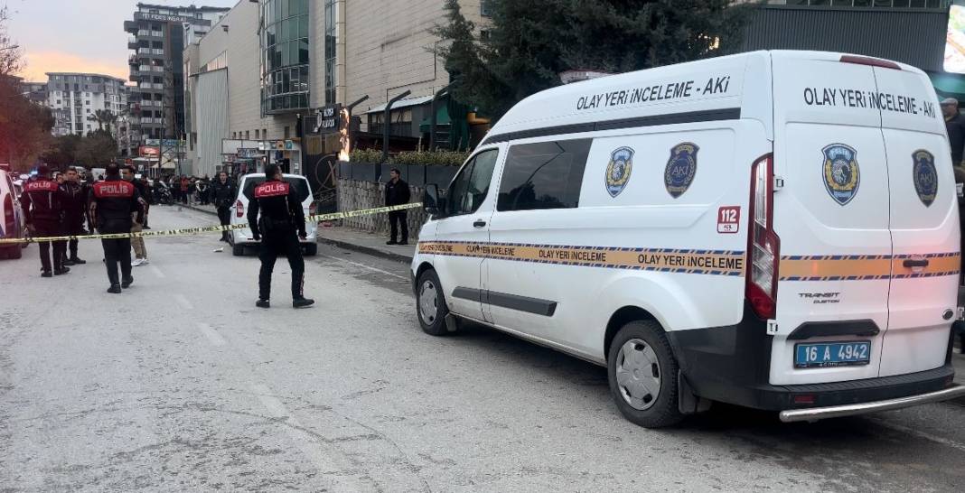 Bursa'da restoranda kan aktı! 3