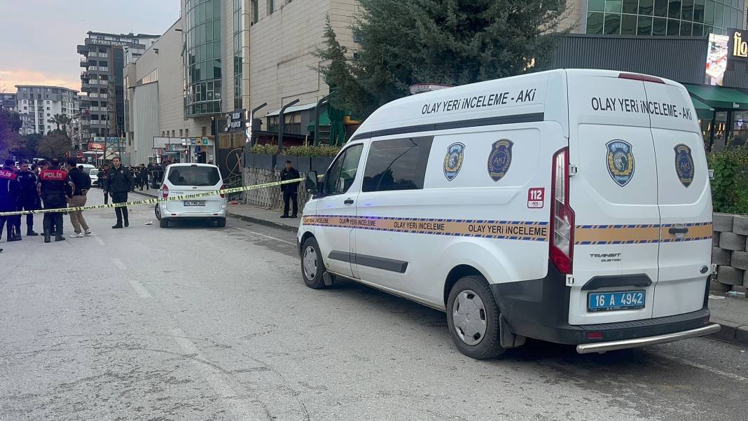 Bursa'da restoranda kan aktı! 4