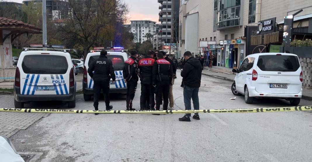 Bursa'da restoranda kan aktı! 7