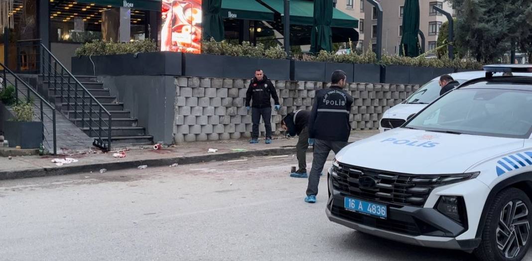 Bursa'da restoranda kan aktı! 8