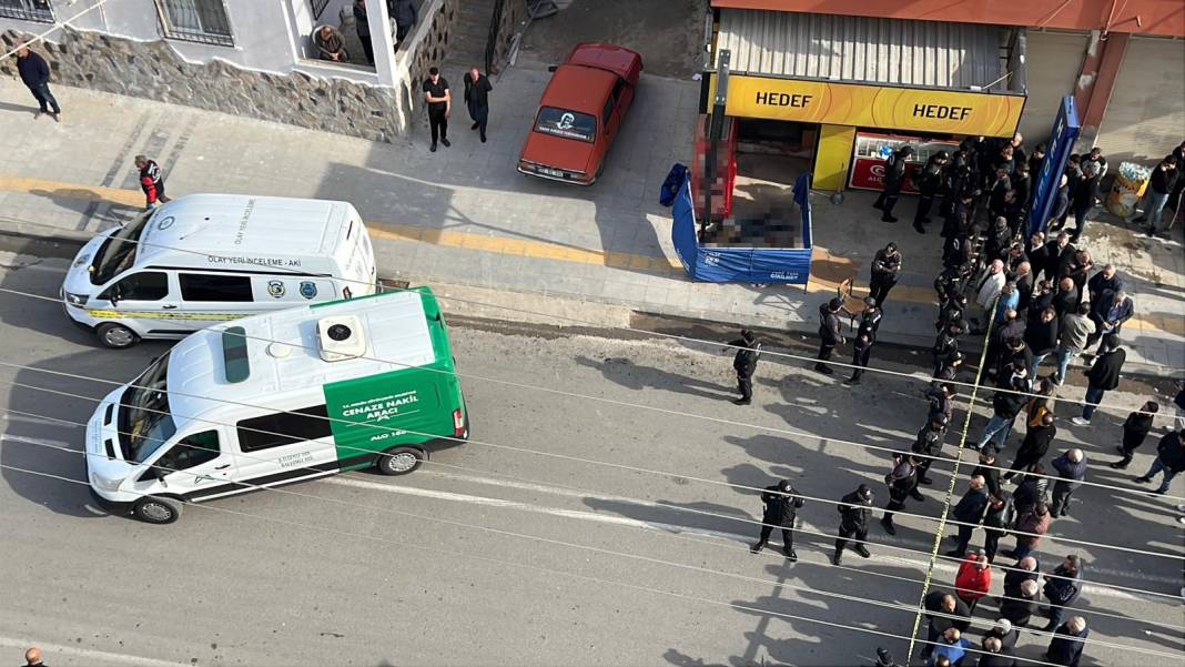 Dehşeti yaşattı... Önce anne oğulu ardından büfeciyi öldürdü 5