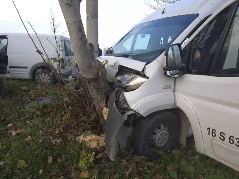 İşçi servisi ile hafif ticari araç çarpıştı: 11 yaralı 2