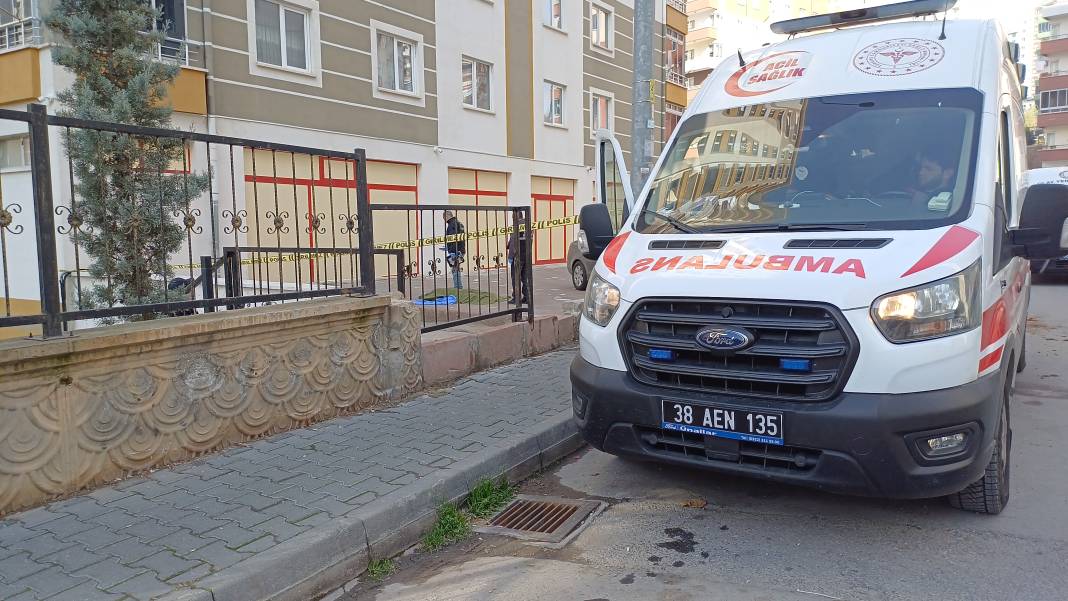 Kayseri'de 8. kattan düşen kadın öldü 2