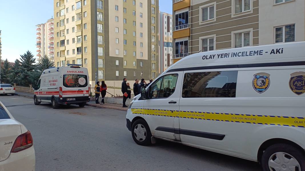 Kayseri'de 8. kattan düşen kadın öldü 4