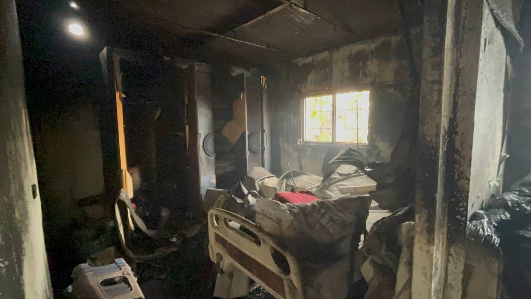 Kocaeli'nde yangın... Alevler arasında can verdi 7