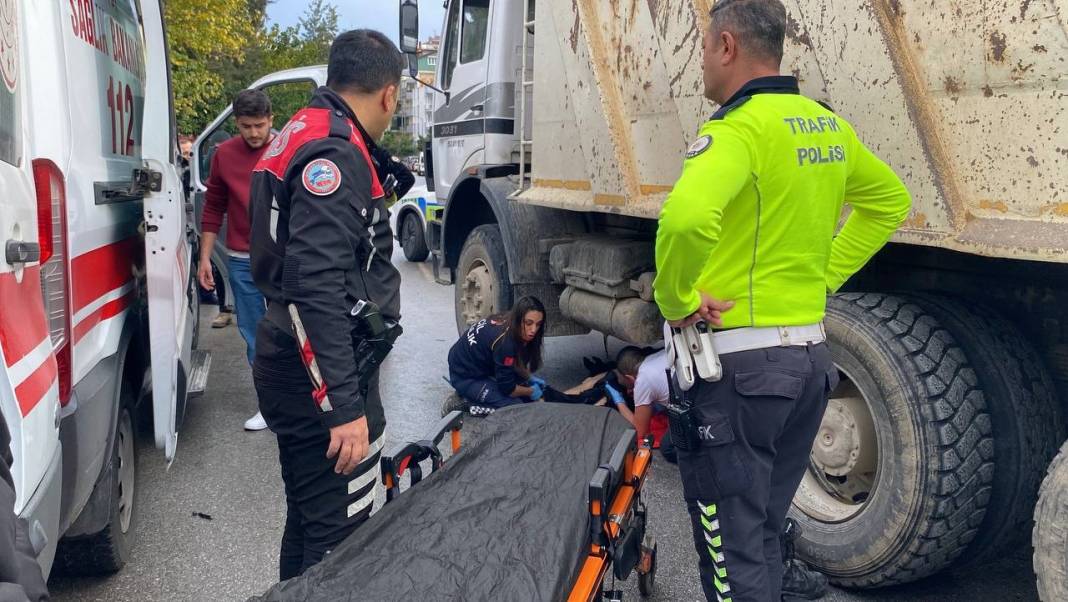 Aydın'da feci olay! Kurye kamyonun altında kaldı 7