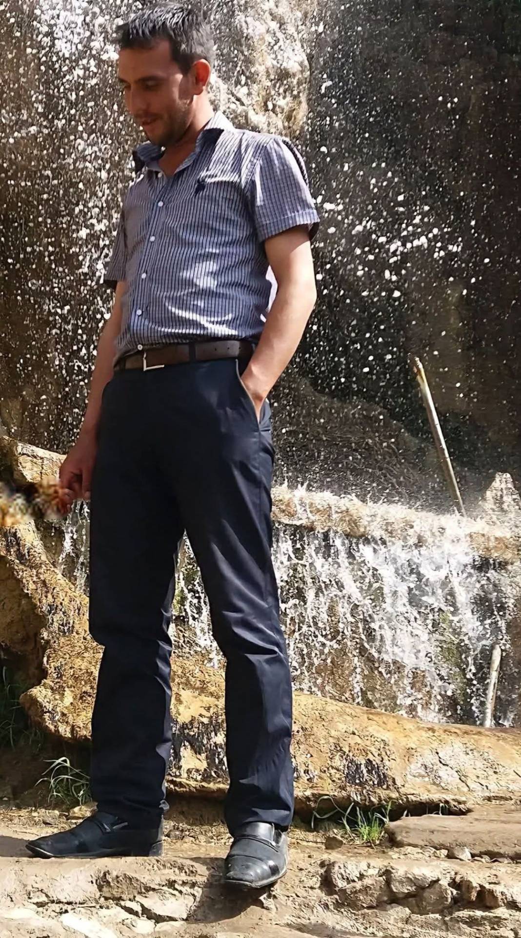 Dağlık alanda yanmış aracın kenarında başsız erkek cesedi bulundu 2