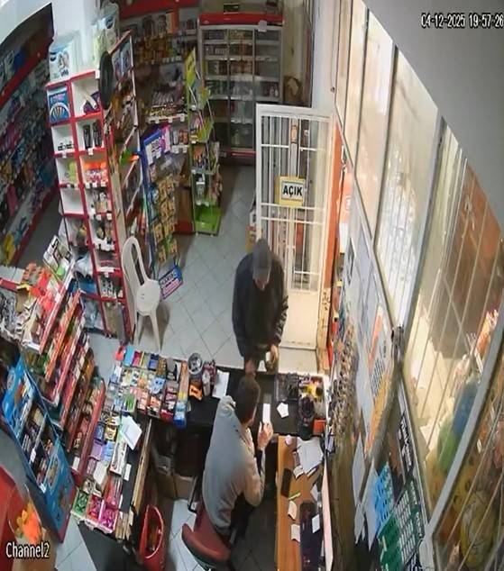 Dağlık alanda yanmış aracın kenarında başsız erkek cesedi bulundu 5