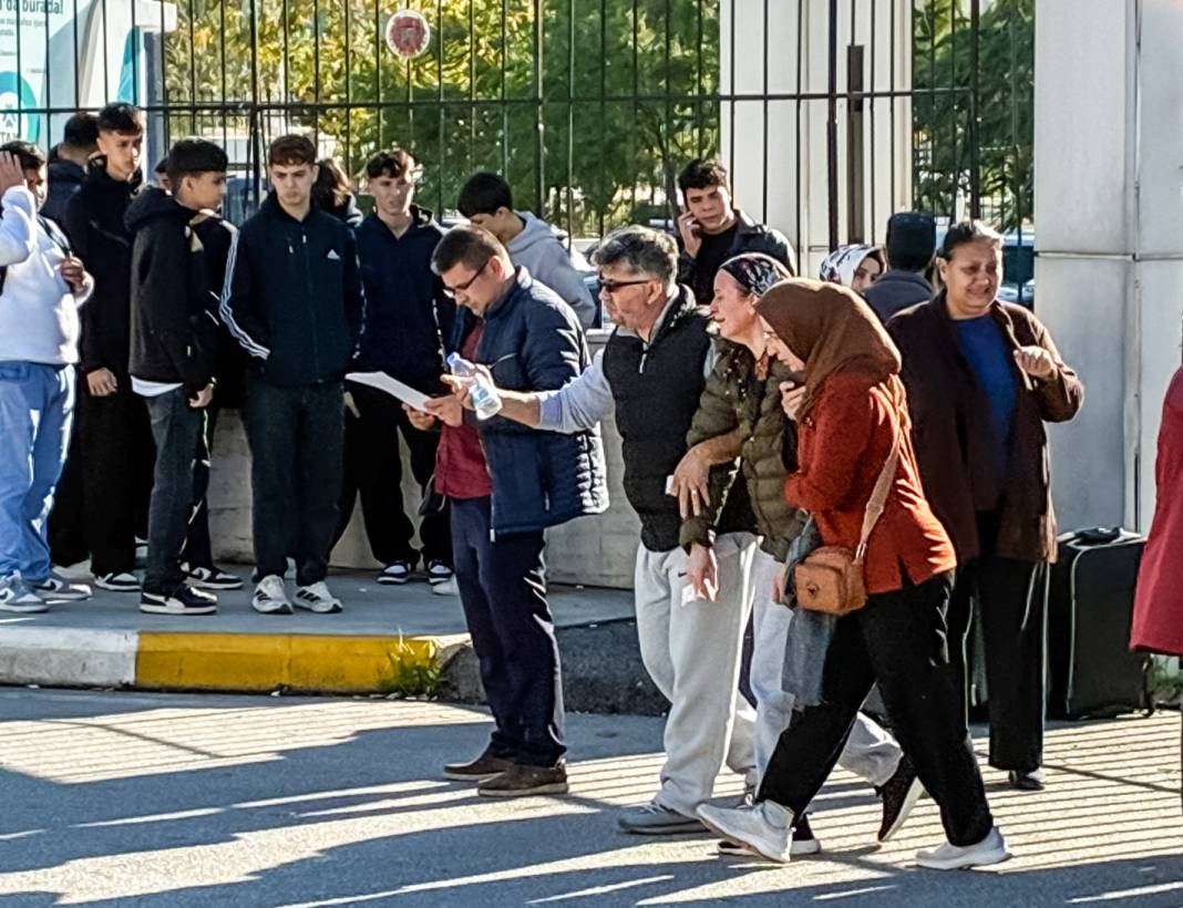 Motosiklet kazasında ölen gencin cenazesini gözyaşları içinde aldılar 4