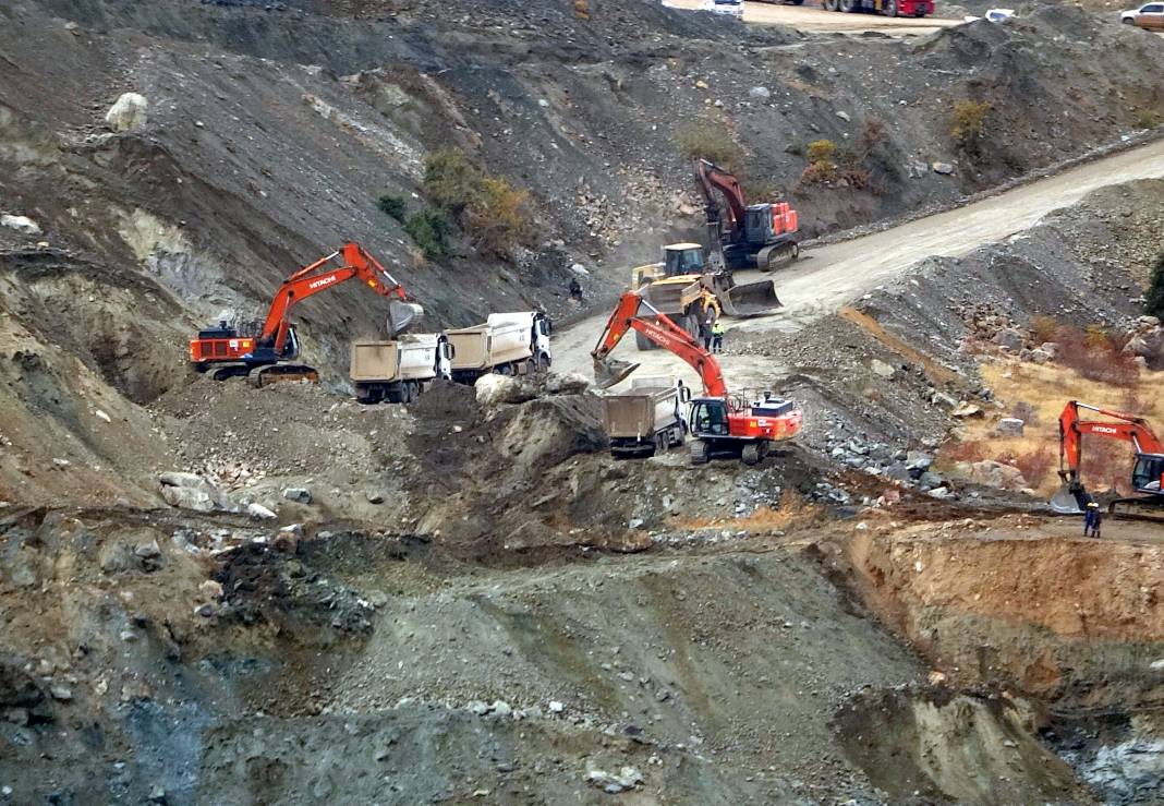 Göçük altında kalan şantiye müdürünün 28'inci günde cansız bedenine ulaşıldı 3