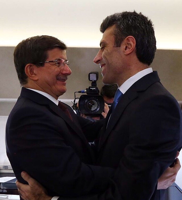 Başbakan Davutoğlu'nun rehinelerle kavuşma anı 6
