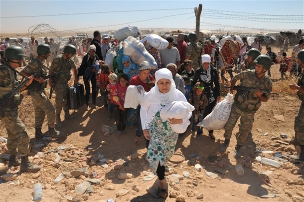 Mehmetçik Suriyelilerin yardımına koştu 14