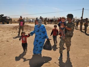 Mehmetçik Suriyelilerin yardımına koştu