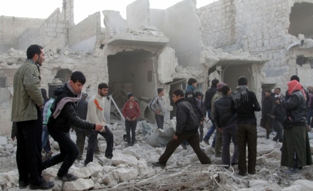 Esed güçleri Halep'i "varil bombasıyla" vuruyor 15