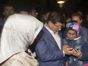 Başbakan Davutoğlu Konya Zafer'de yürüyüşe çıktı