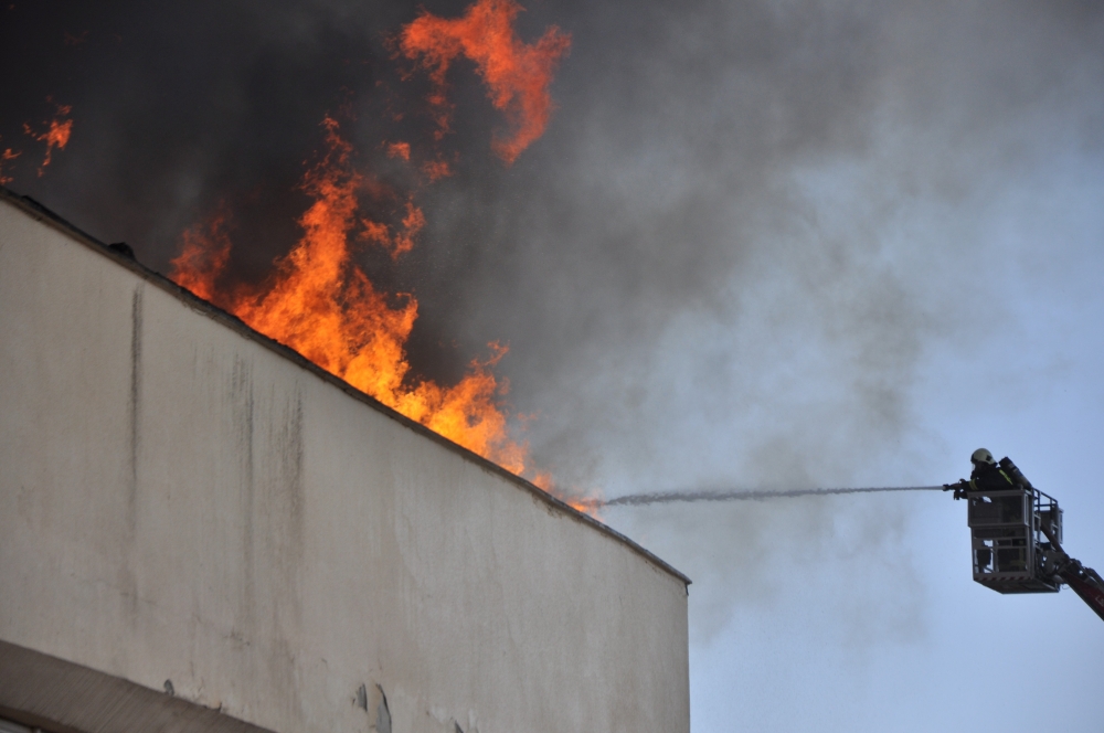 Konya'da fakülte binasında yangın 4