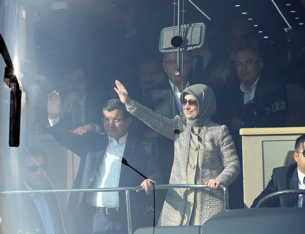 Başbakan Davutoğlu Konya'da halkı selamladı 8