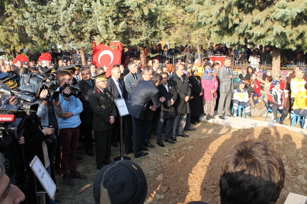 Şehit polis son yolculuğuna uğurlandı 25