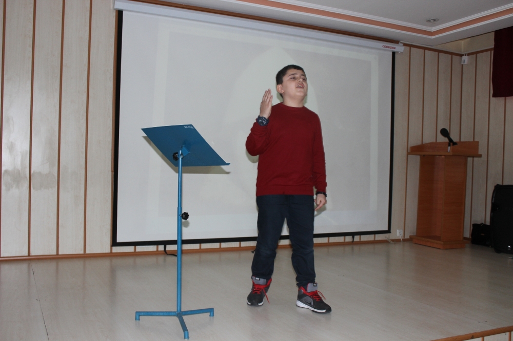 Niyaz Usta öğrencilerine interaktif Çanakkale sunumu 5