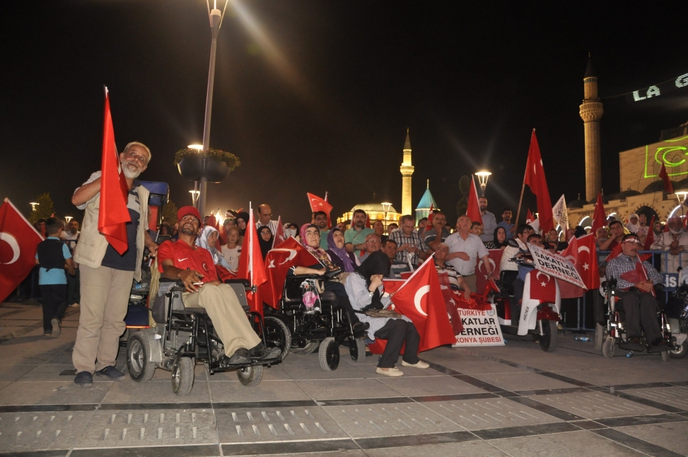 Lütfi Elvan, Konya'da vatandaşlara hitap etti 7