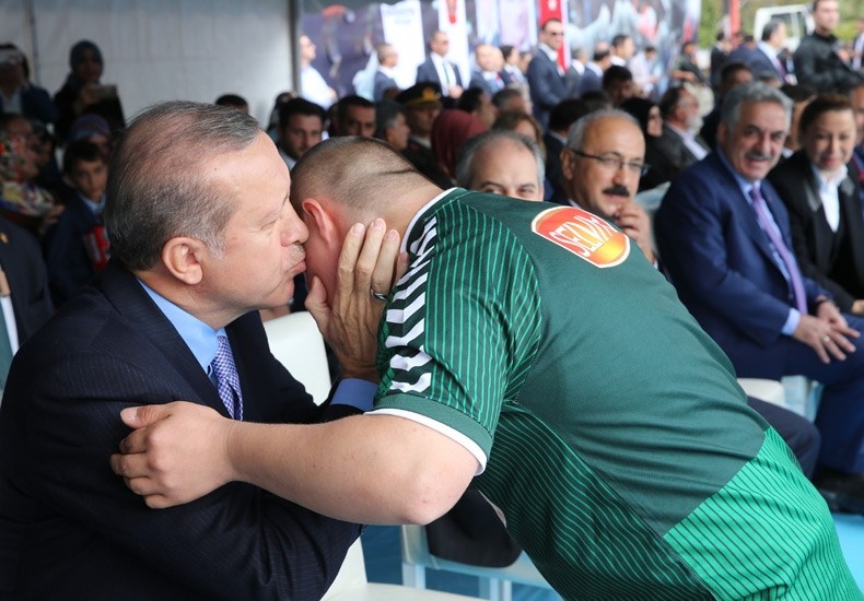 Erdoğan'dan çocuklara özel ilgi 10