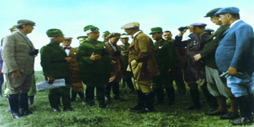 Genelkurmay Atatürk'ün renkli fotoğraflarını yayınladı