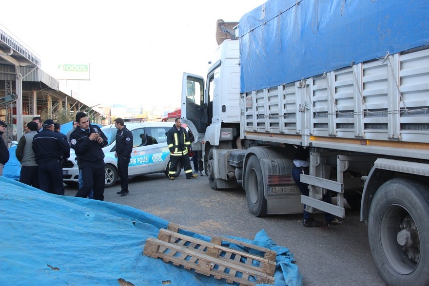 Konya'da başı dorseye sıkışan sürücü öldü 4