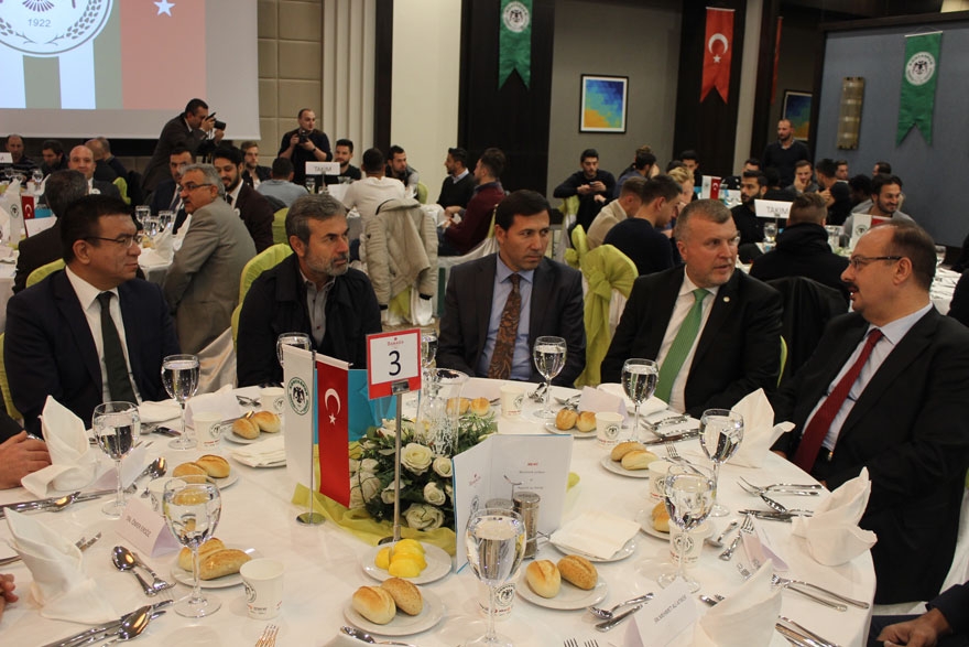 Atiker Konyaspor, sponsorlarını ödüllendirdi 3