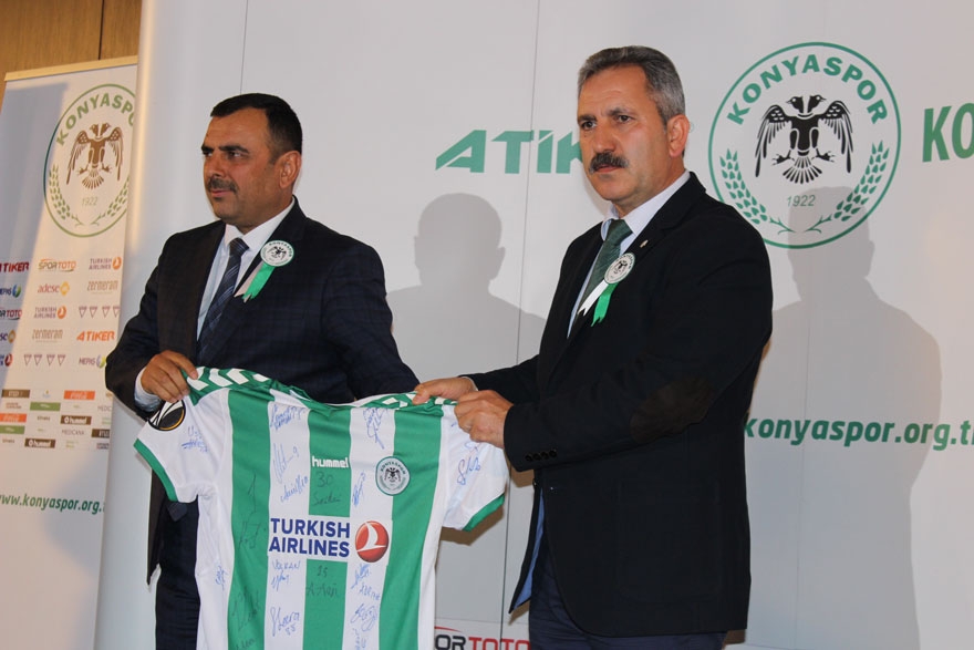 Atiker Konyaspor, sponsorlarını ödüllendirdi 40