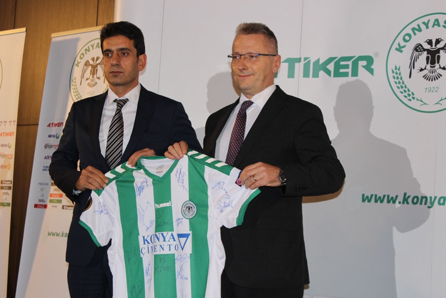 Atiker Konyaspor, sponsorlarını ödüllendirdi 43