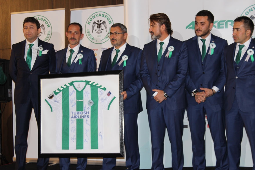 Atiker Konyaspor, sponsorlarını ödüllendirdi 50