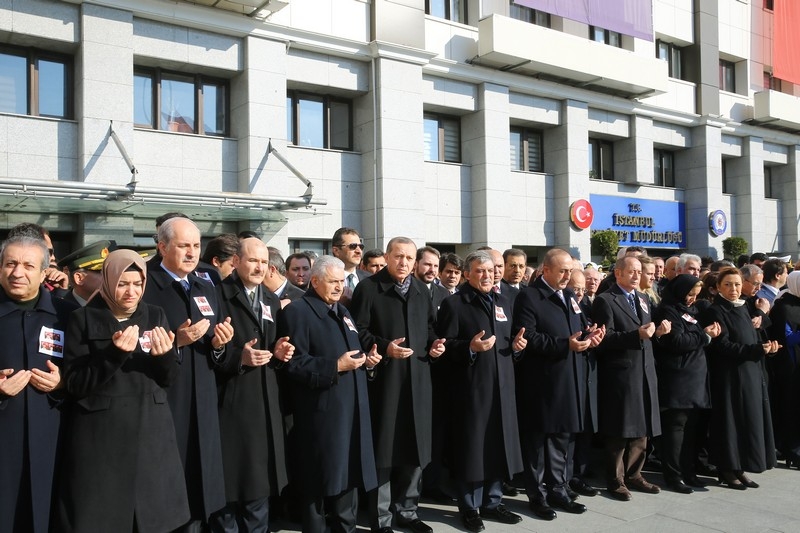 Şehitler için ilk tören İstanbul Emniyeti'nde 12