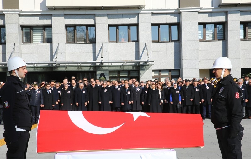 Şehitler için ilk tören İstanbul Emniyeti'nde 17