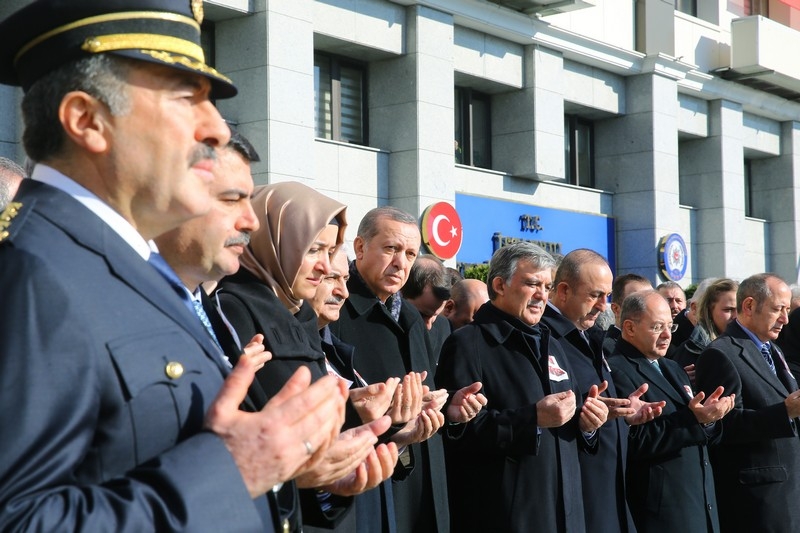 Şehitler için ilk tören İstanbul Emniyeti'nde 19