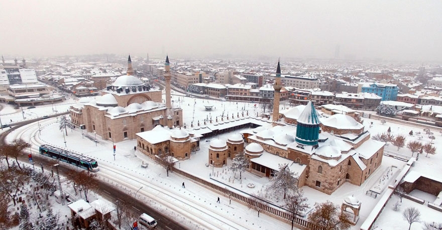 Konya'da kar yağışı kartpostallık görüntüler oluşturdu 2