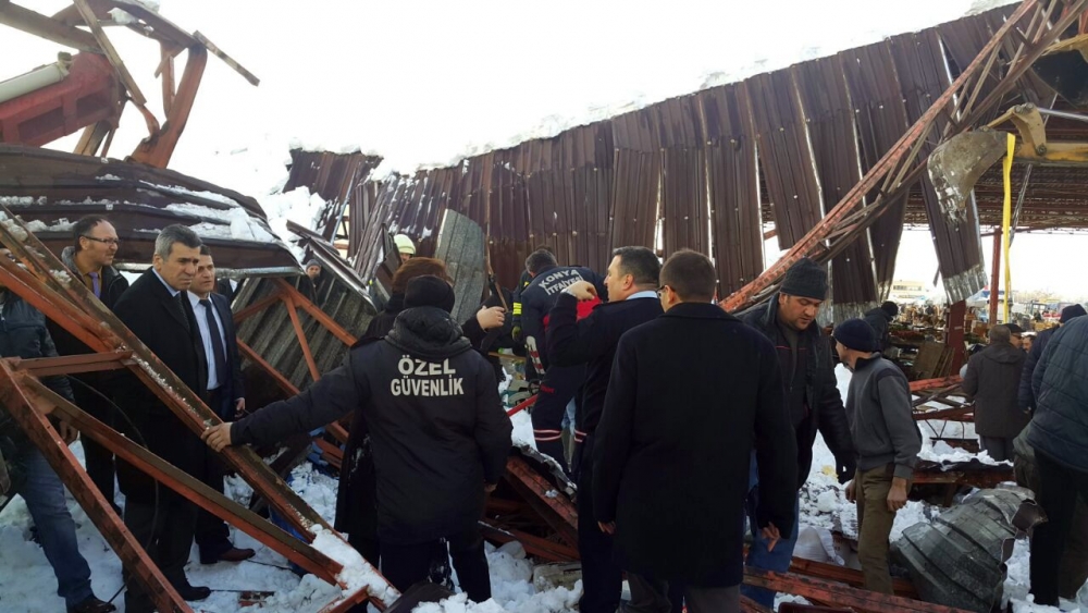 Konya'da kapalı pazar yerindeki göçükten kareler 2