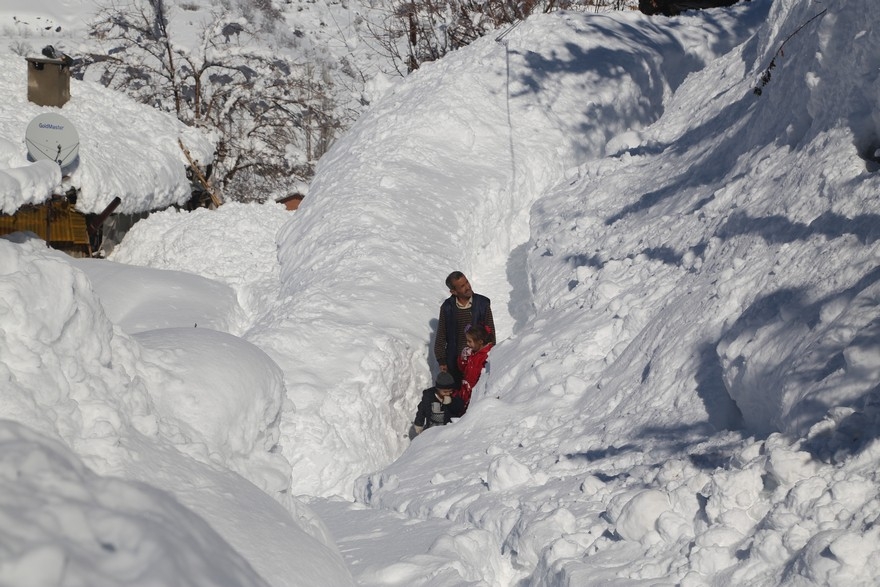Konya'nın bu ilçesinde kar kalınlığı 3 metreyi aştı 8