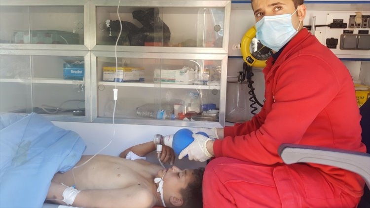 Esed İdlib'te kimyasal katliam yaptı 13