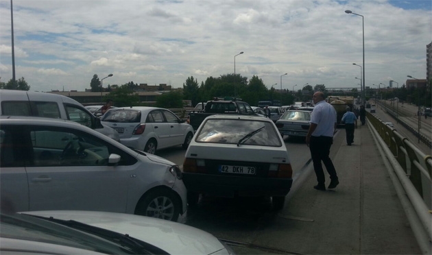 Konya'da zincirleme trafik kazası 7