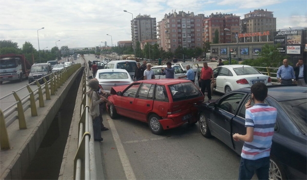 Konya'da zincirleme trafik kazası 9