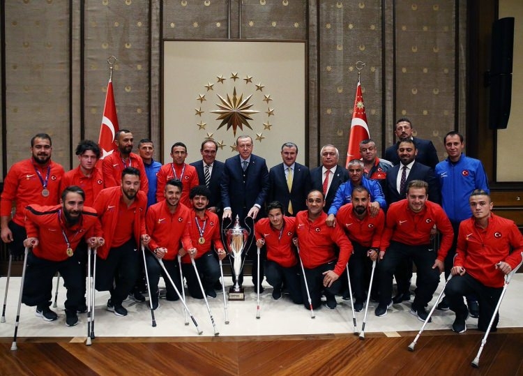Cumhurbaşkanı Erdoğan'dan anlamlı kabul 12