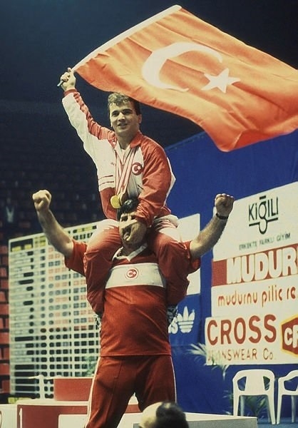 Üniversitede halter dersinden kalan dünya şampiyonu: Naim Süleymanoğlu 12